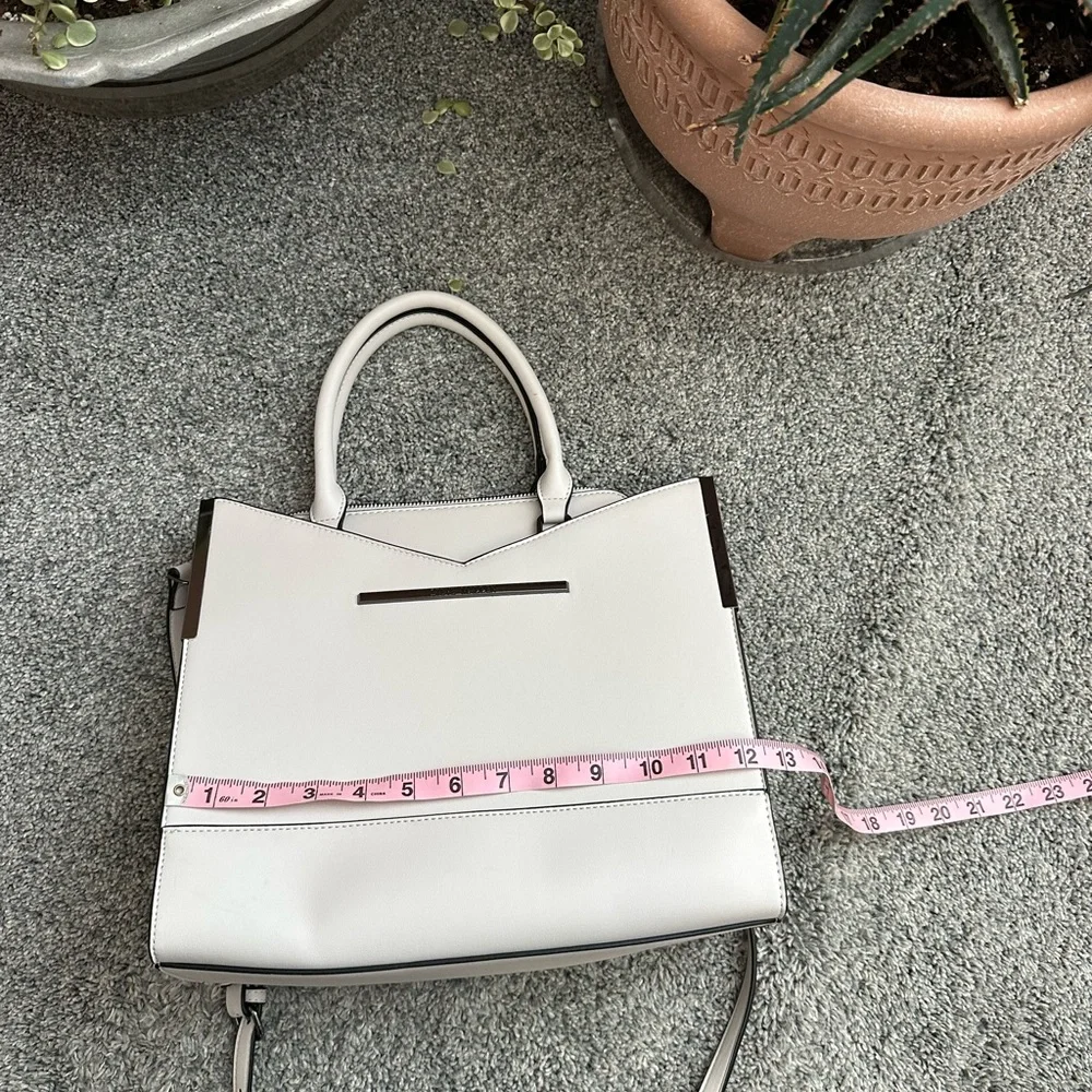 NWOT Steve Madden elegant handbag